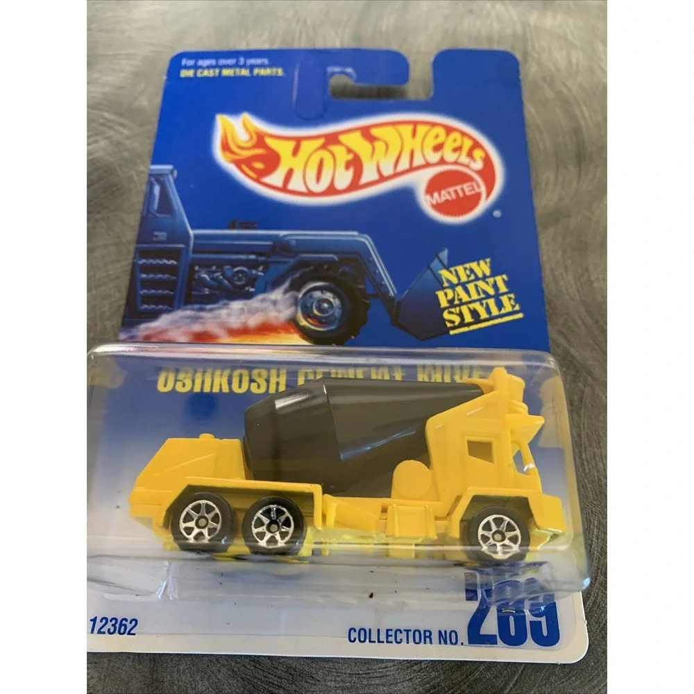 1992 Hot Wheels Oshkosh Cement Mixer #269 Yellow 1:64 MPN 12362 New Paint Style